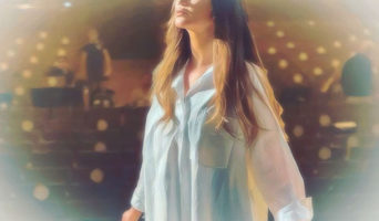 Бузова в МХТ