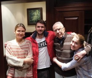 Папа к внукам приехал